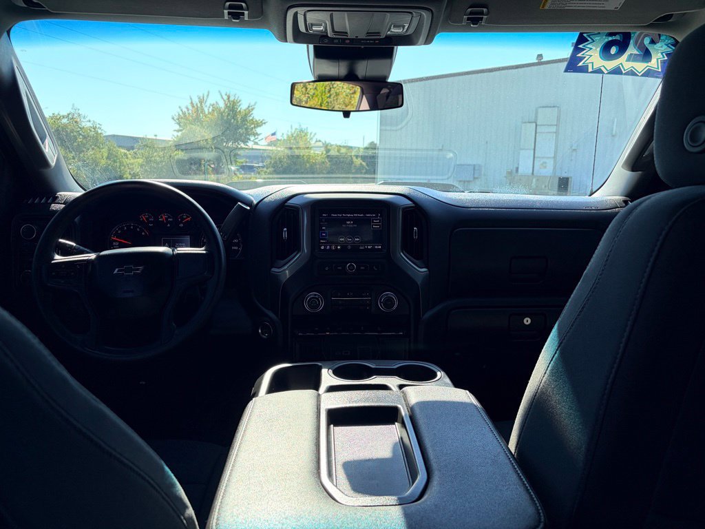 Used 2026 Chevrolet Silverado 1500 Custom Trail Boss w/ LPO, Dark Essentials Package AWD/4WD image 6