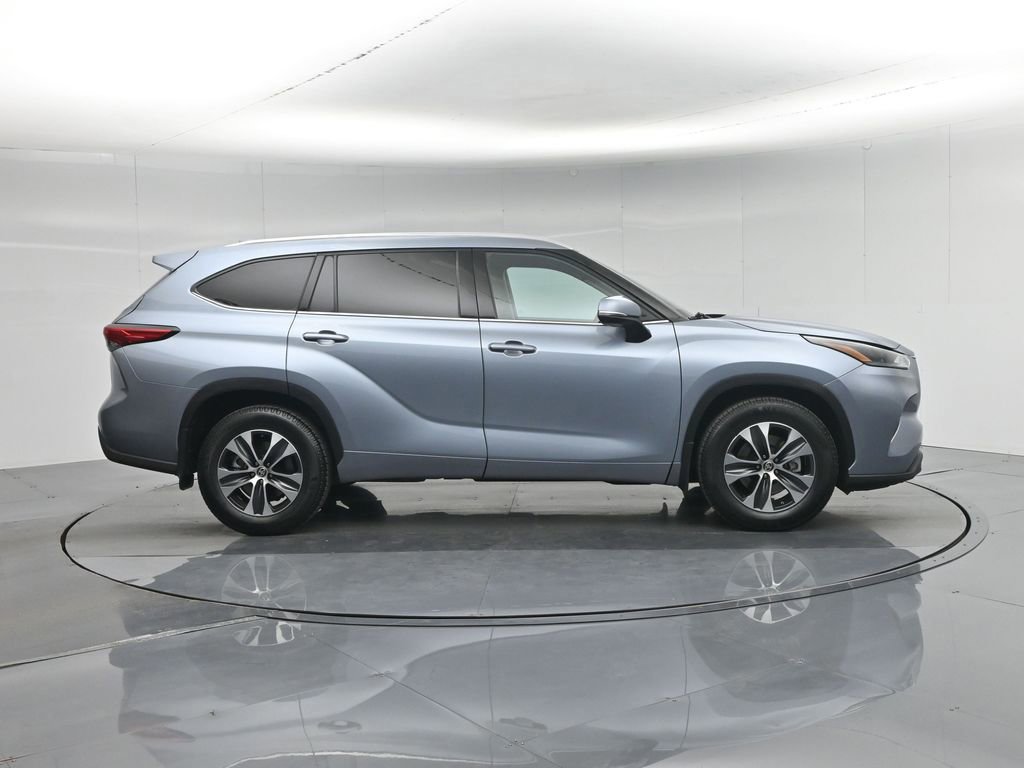 Used 2021 Toyota Highlander XLE image 7