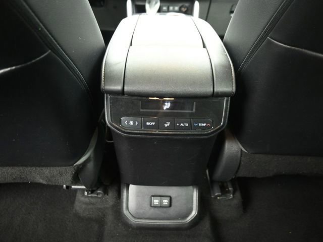 Used 2021 Toyota Highlander XLE AWD/4WD image 39