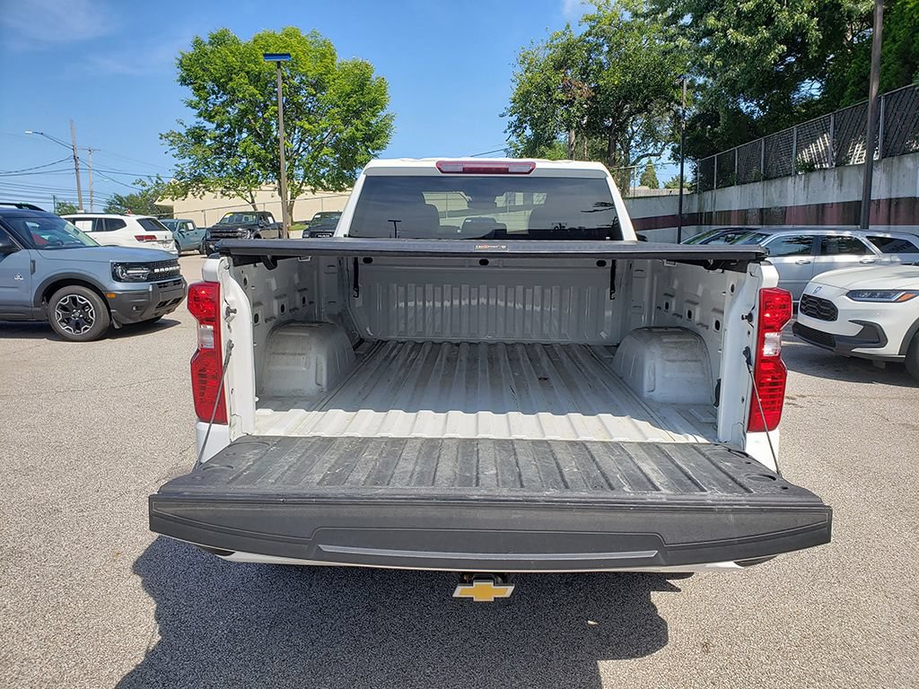 Used 2023 Chevrolet Silverado 1500 Custom AWD/4WD image 4