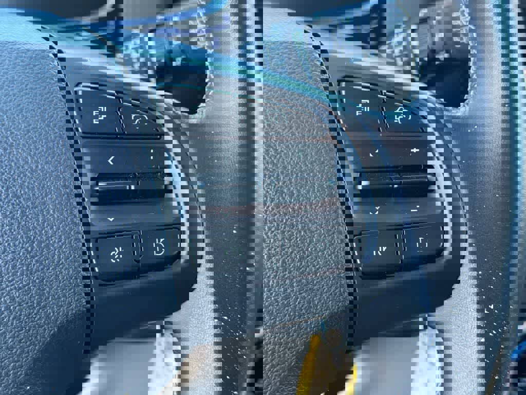 Used 2023 Hyundai Venue SEL image 23