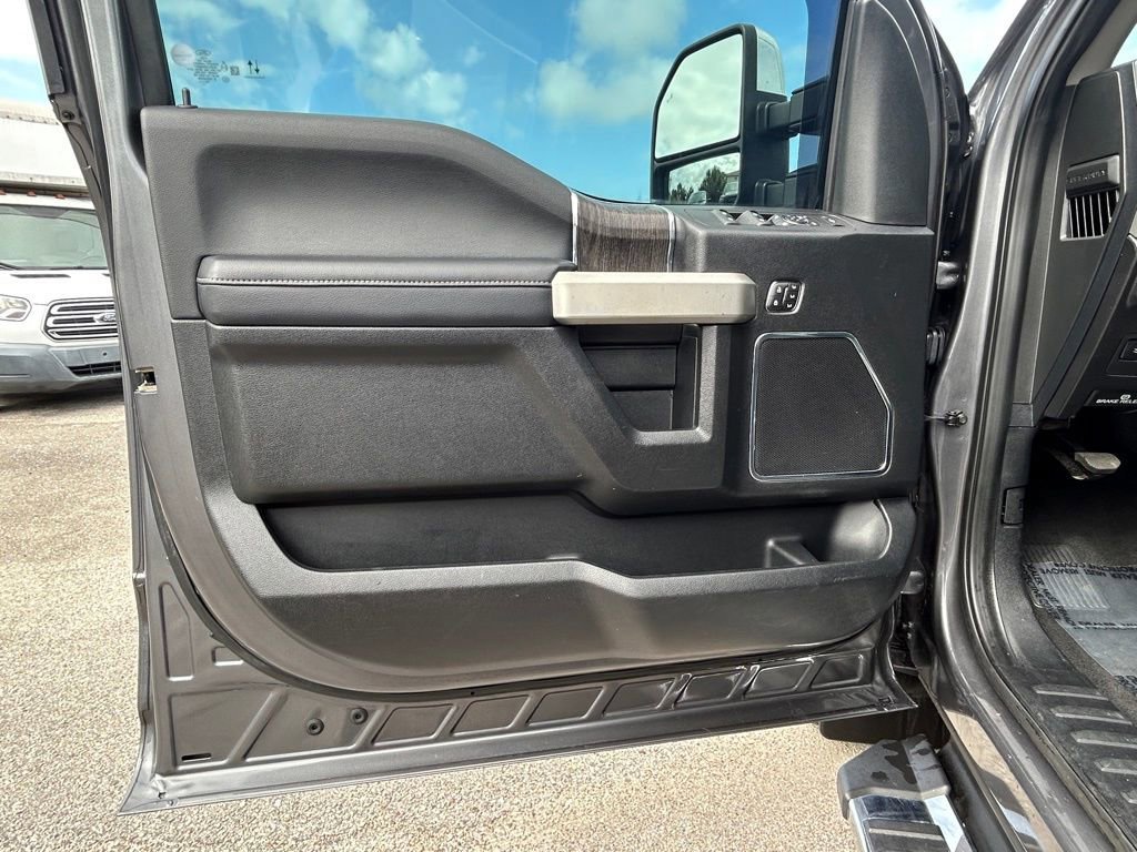 Certified 2021 Ford F350 Lariat w/ Lariat Ultimate Package image 40