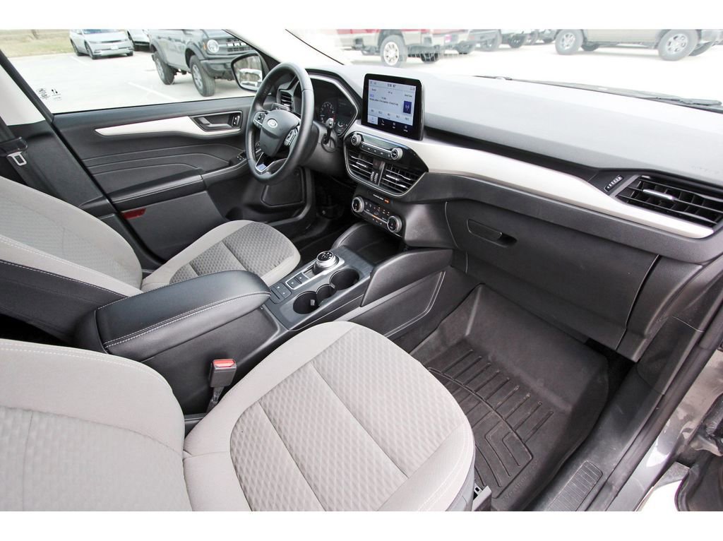 Certified 2022 Ford Escape SE w/ SE Sport Appearance Package image 28