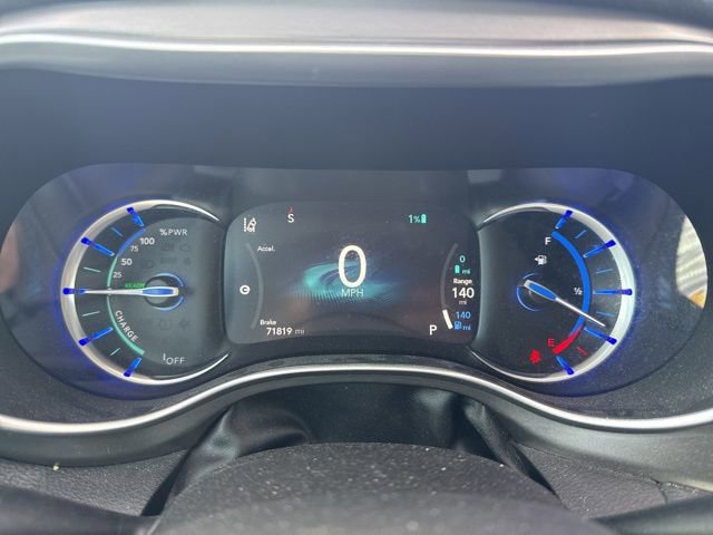 Used 2021 Chrysler Pacifica Touring-L w/ Uconnect Theater Family Group image 12