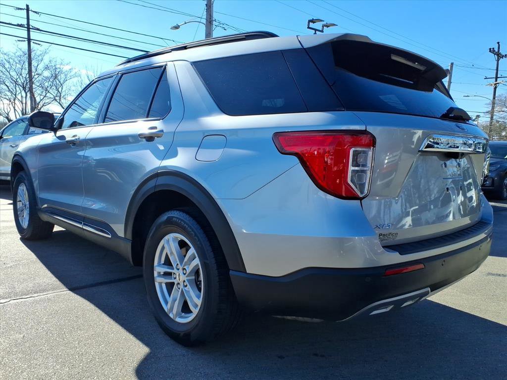 Certified 2023 Ford Explorer XLT w/ Equipment Group 202A image 3