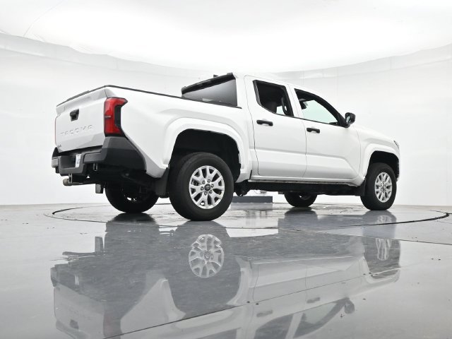 Used 2024 Toyota Tacoma SR AWD/4WD image 31