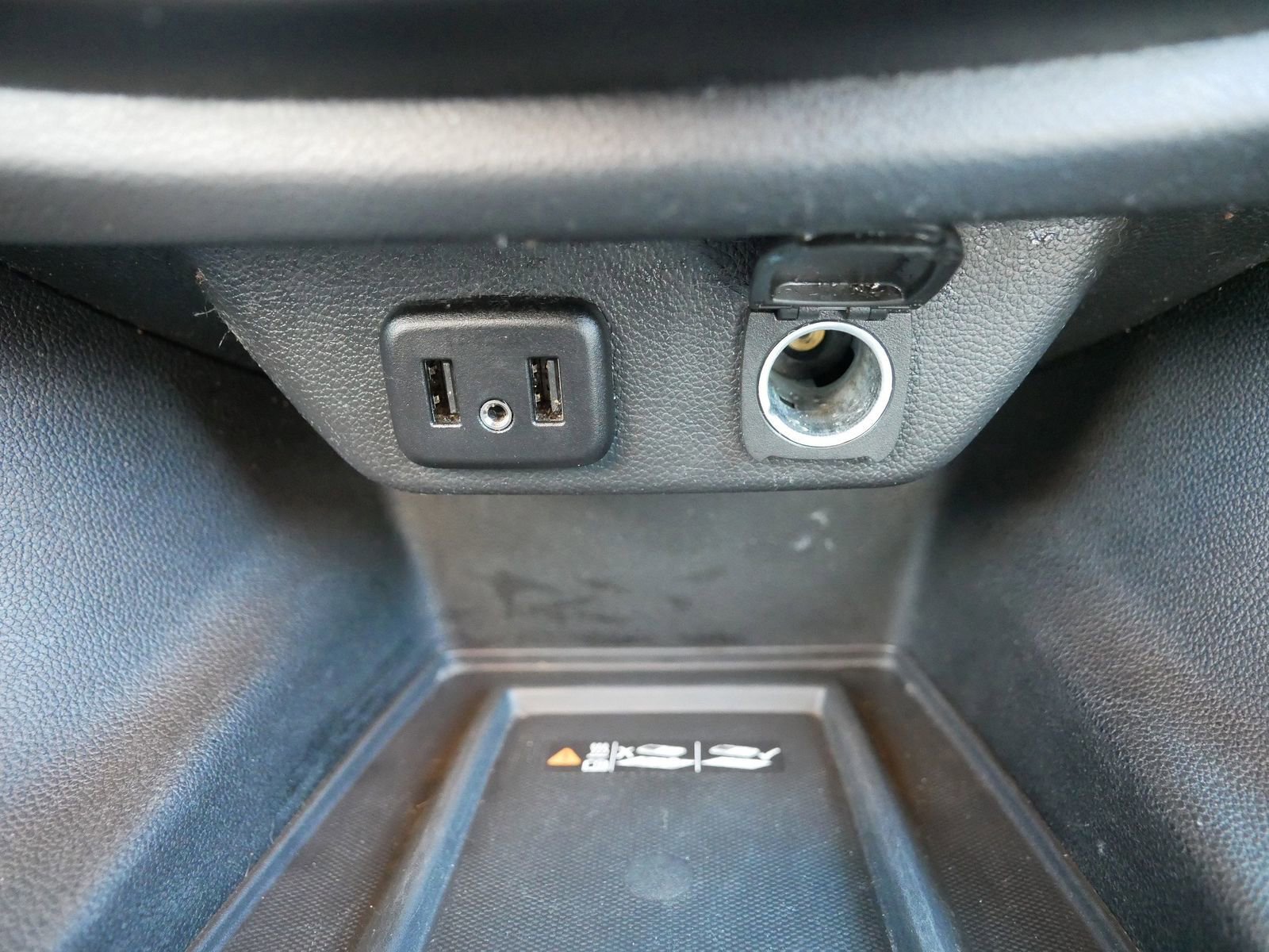 Used 2023 Chevrolet Traverse LT image 30