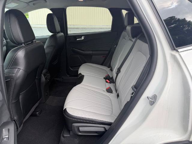 Certified 2025 Ford Escape Platinum w/ Premium Technology Package AWD/4WD image 18