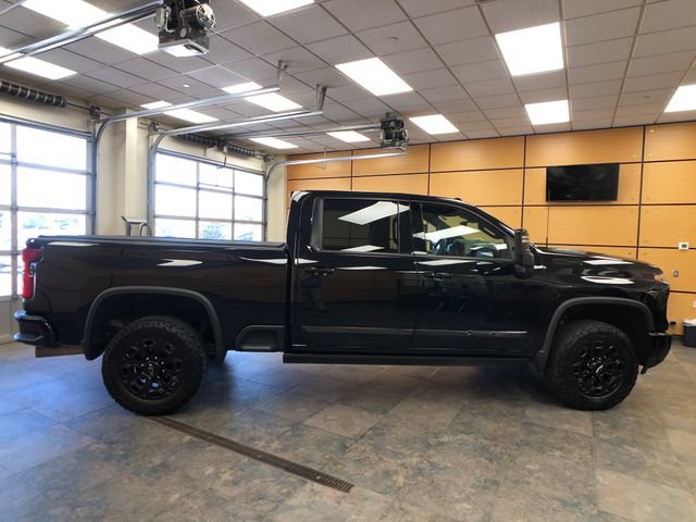 Used 2024 Chevrolet Silverado 2500 High Country w/ Midnight Edition AWD/4WD image 8