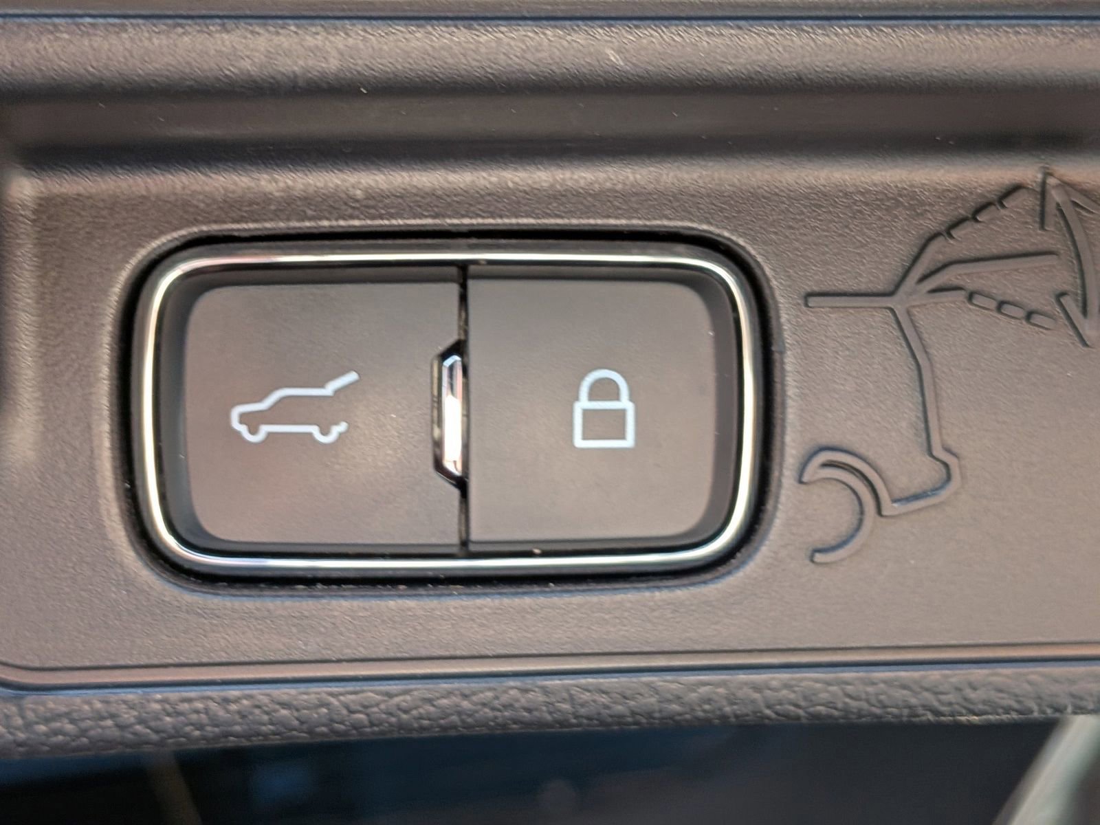 Certified 2023 Ford Explorer ST-Line w/ Class IV Trailer Tow Package image 15