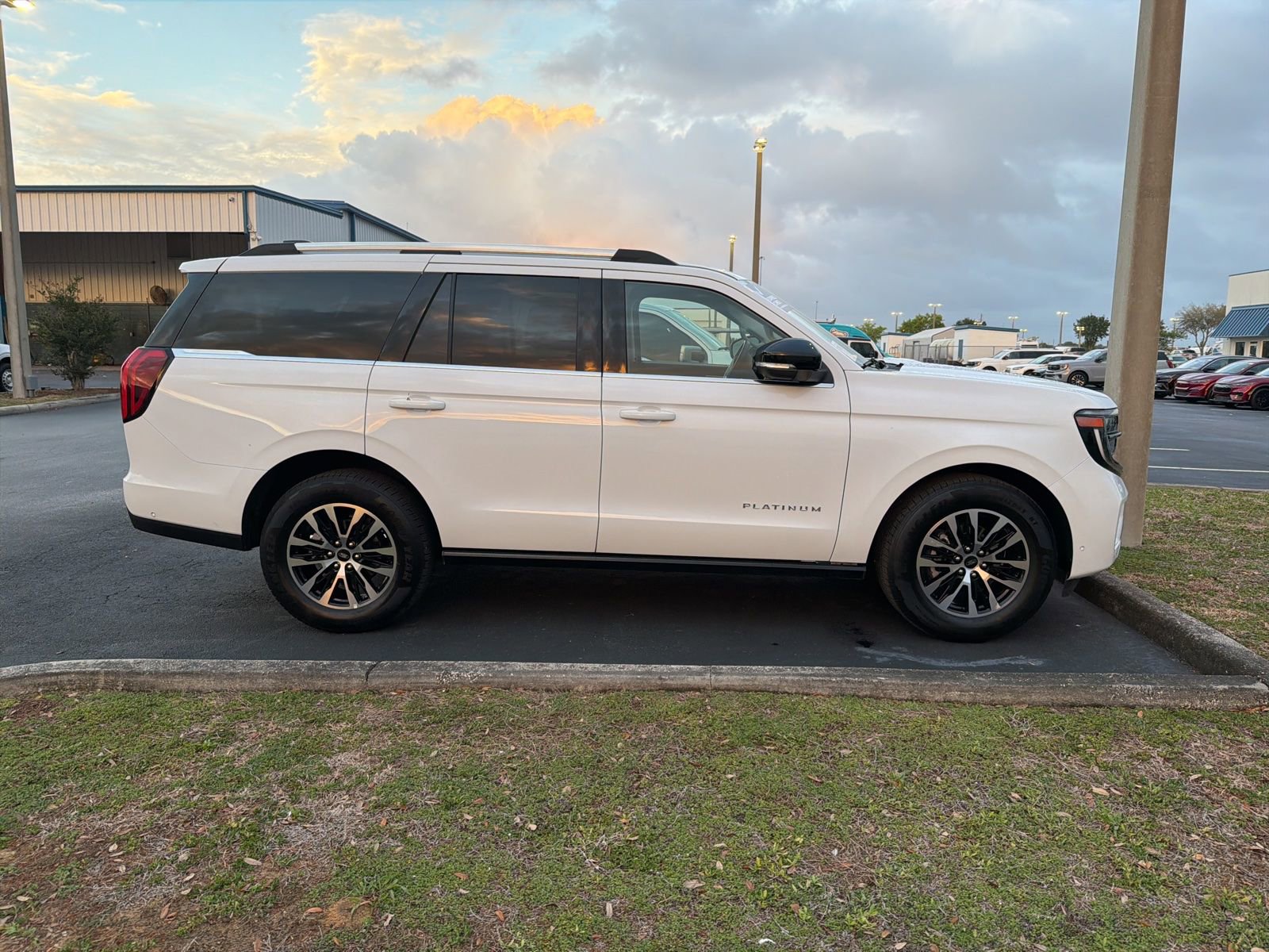 Certified 2025 Ford Expedition Platinum image 4