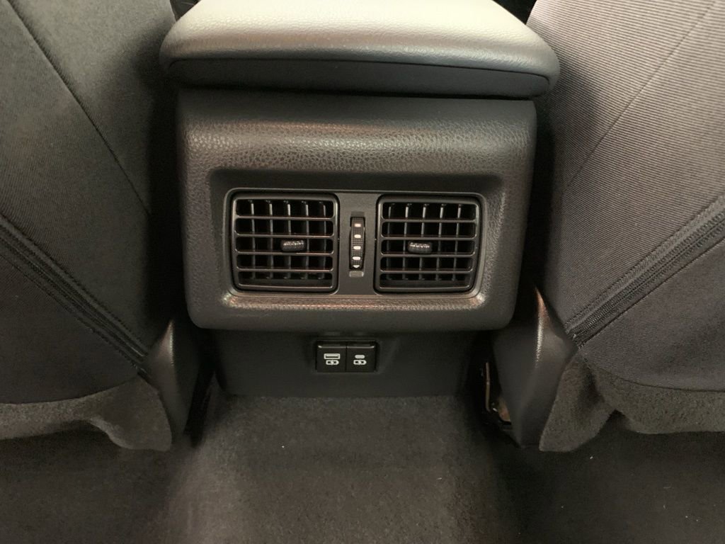Used 2025 Toyota Camry LE FWD image 33