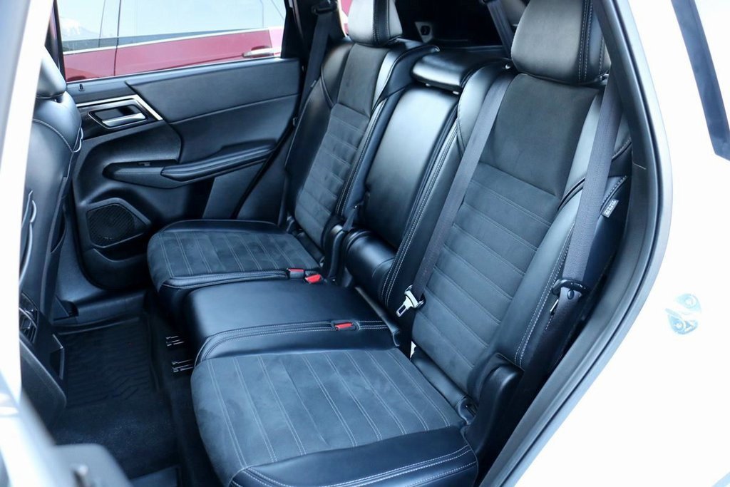 Used 2024 Mitsubishi Outlander SE image 20