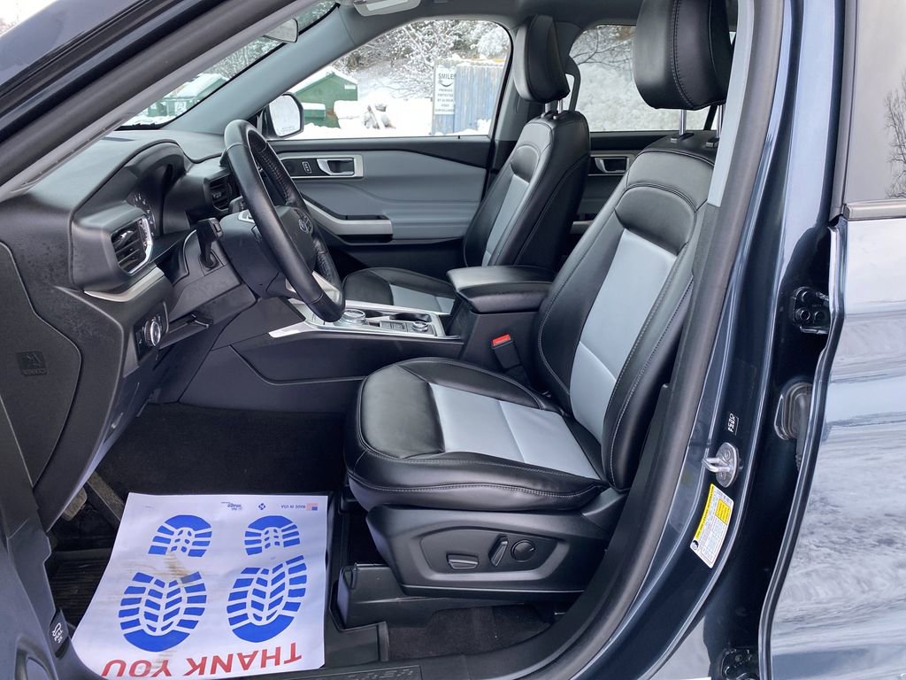 Certified 2023 Ford Explorer XLT w/ Equipment Group 202A image 5