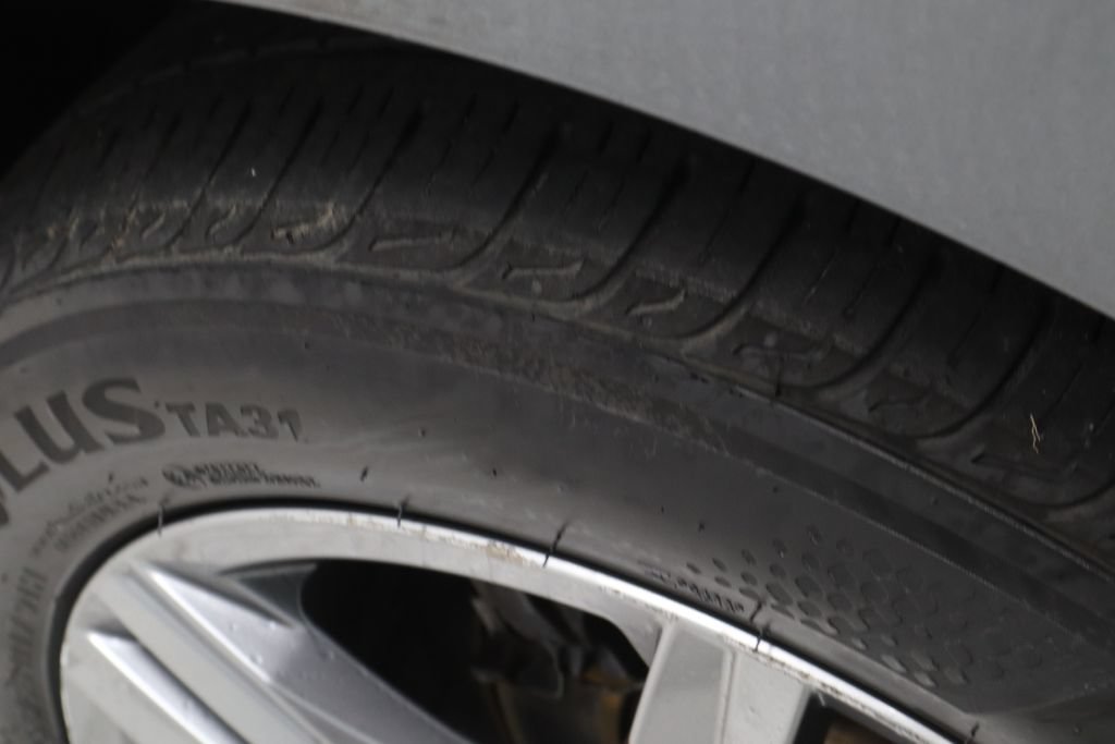 Used 2024 Volkswagen Jetta SE FWD image 19
