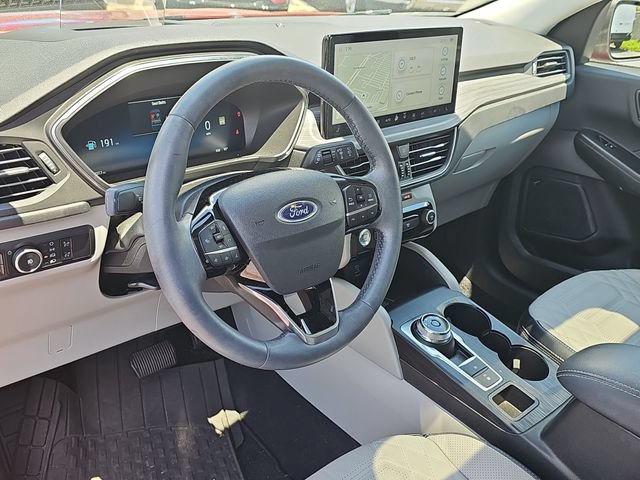 Certified 2023 Ford Escape Platinum w/ Premium Technology Package AWD/4WD image 16
