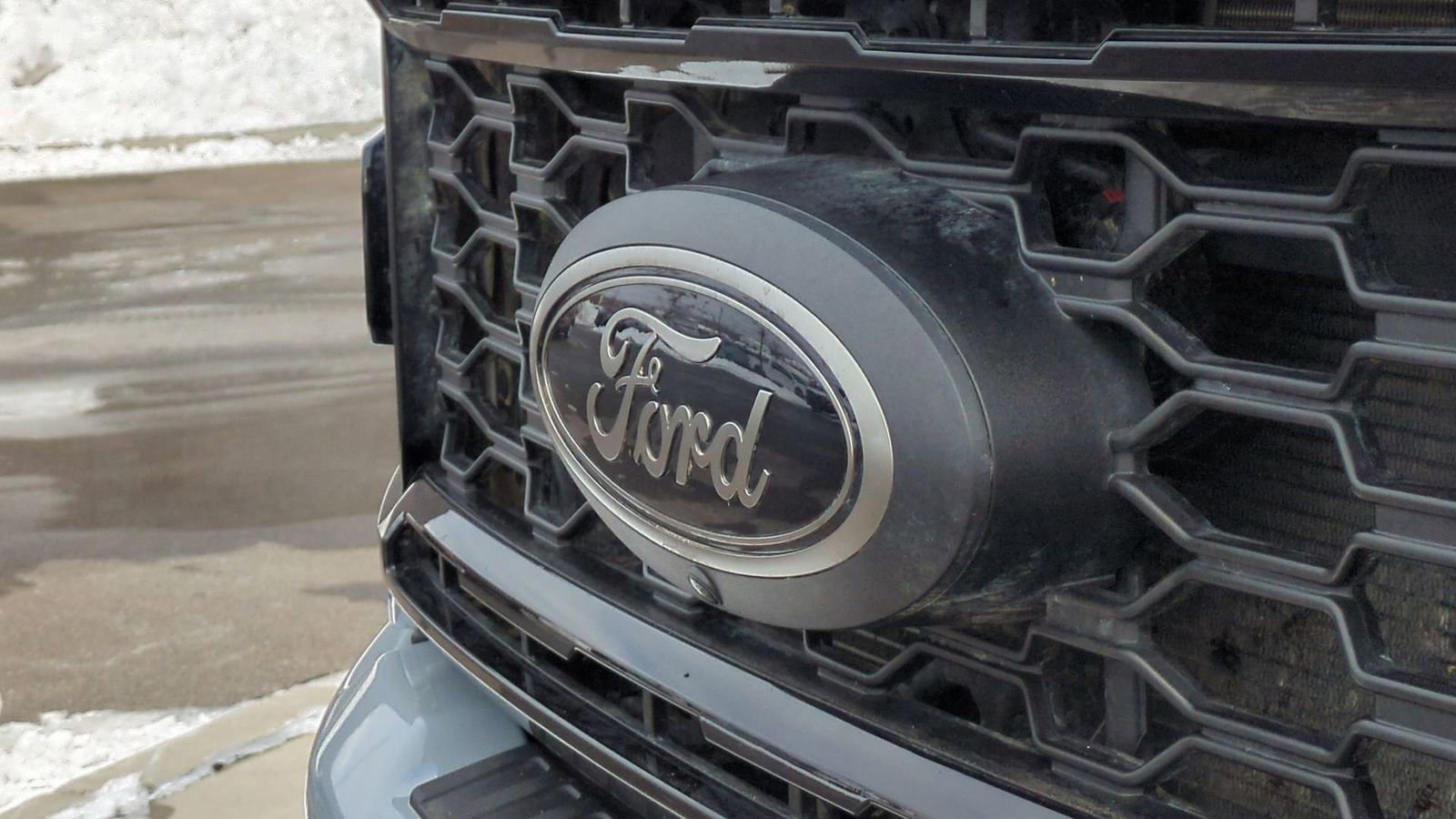 Certified 2025 Ford F350 Lariat w/ Black Appearance Package image 12