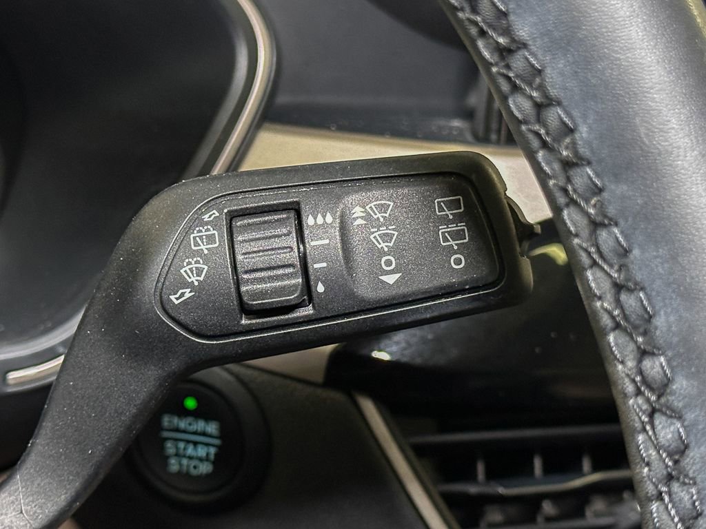 Certified 2022 Ford Escape SEL AWD/4WD image 37