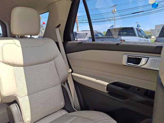 Certified 2020 Ford Explorer Platinum w/ Premium Technology Package AWD/4WD image 14