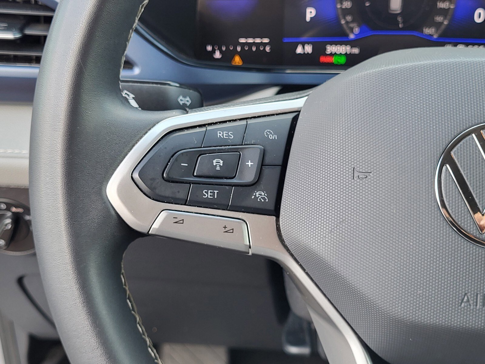 Used 2024 Volkswagen Taos SE FWD image 27