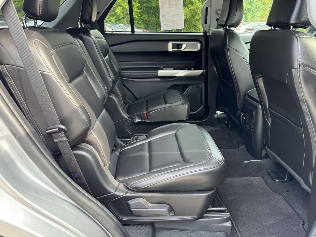 Certified 2023 Ford Explorer XLT w/ Equipment Group 202A RWD image 16