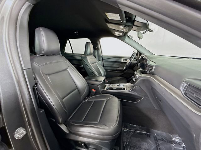 Certified 2020 Ford Explorer XLT w/ Equipment Group 202A image 29