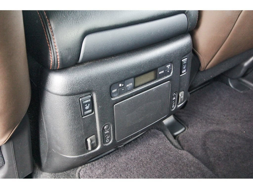 Used 2020 Nissan Armada Platinum w/ Platinum Reserve Package RWD image 13