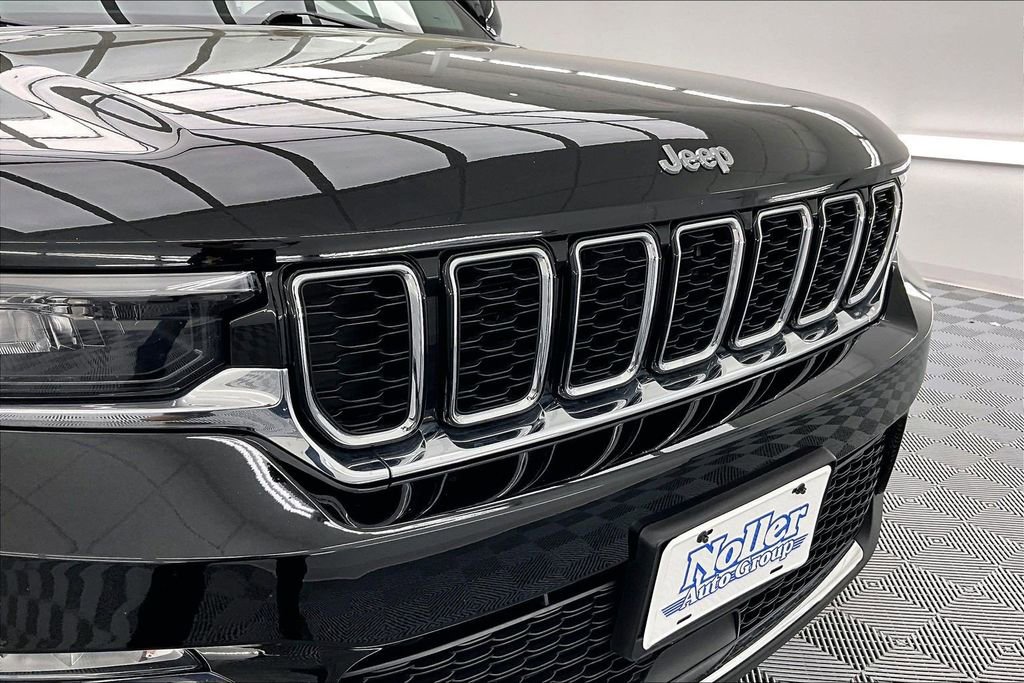 Used 2023 Jeep Grand Cherokee Limited w/ Trailer Tow Prep Group (B) AWD/4WD image 28