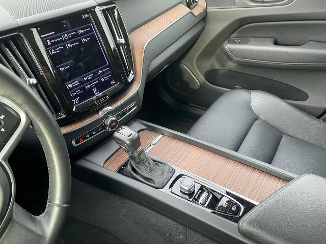 Used 2021 Volvo XC60 T5 Momentum w/ Protection Package Premier image 23