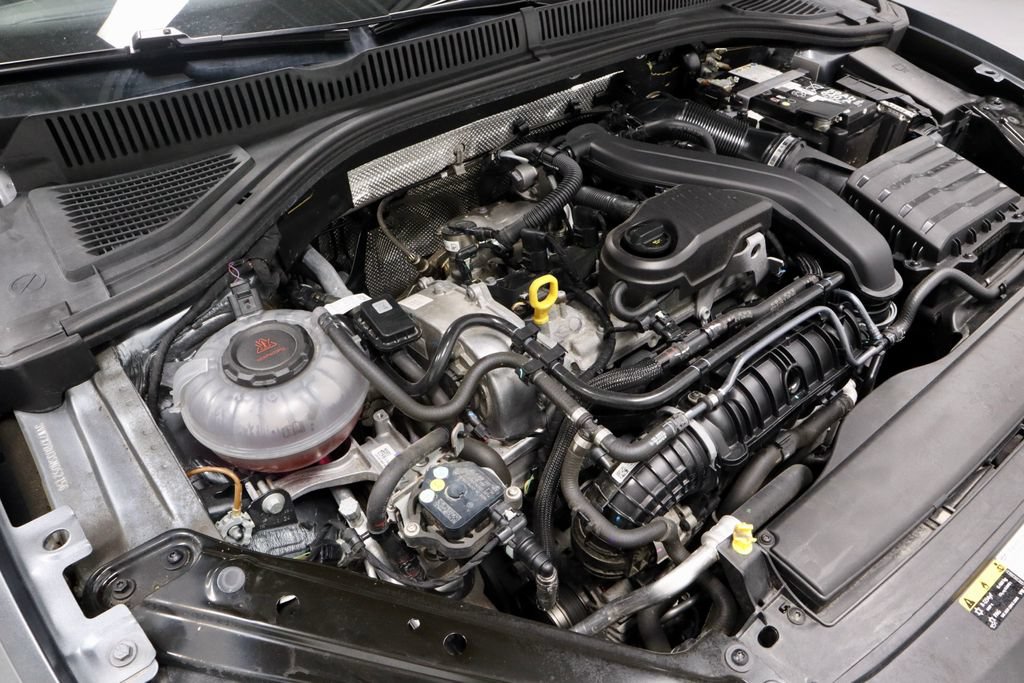 Used 2025 Volkswagen Jetta SE FWD image 18