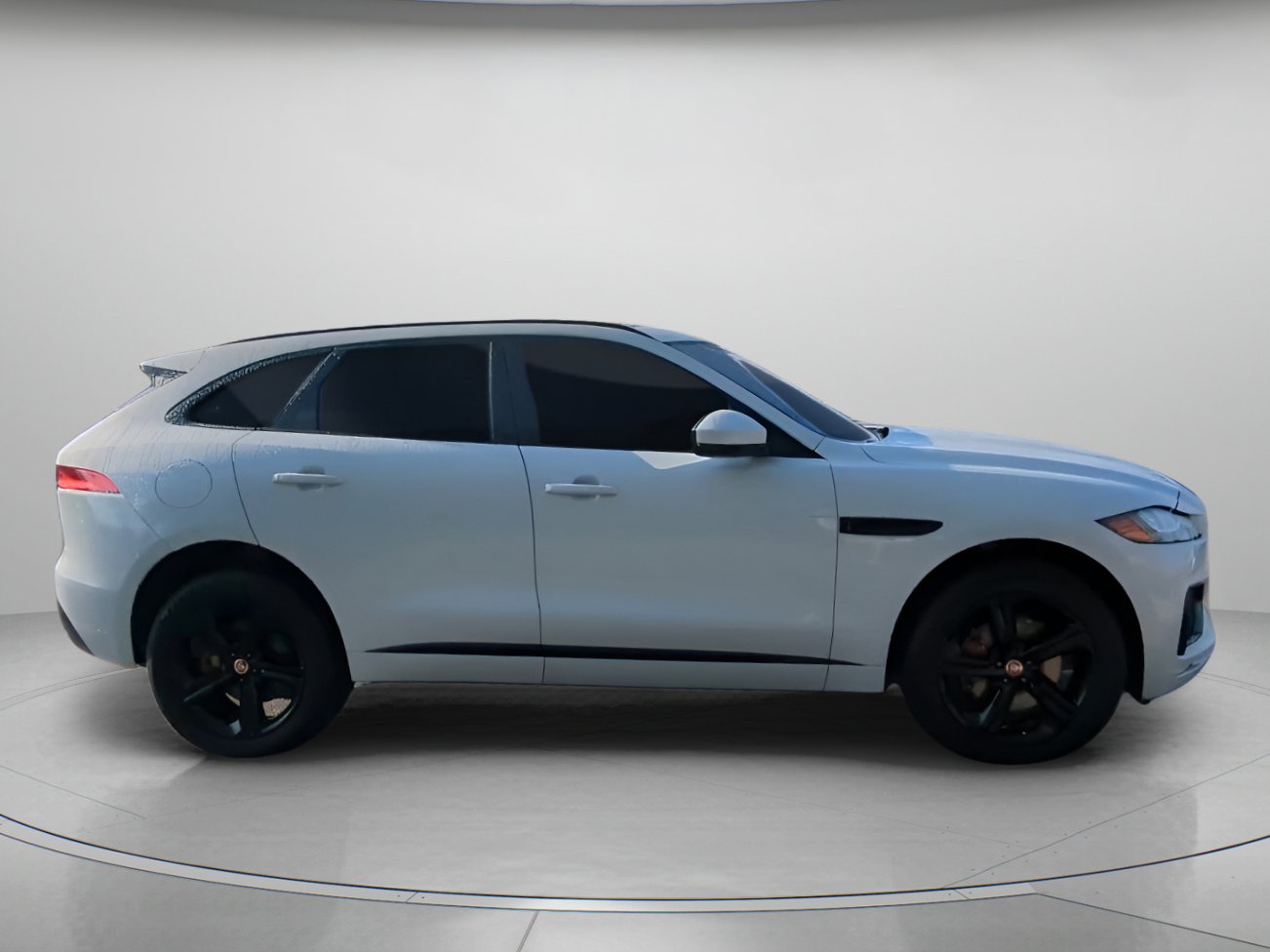 Used 2019 Jaguar F-PACE S image 31