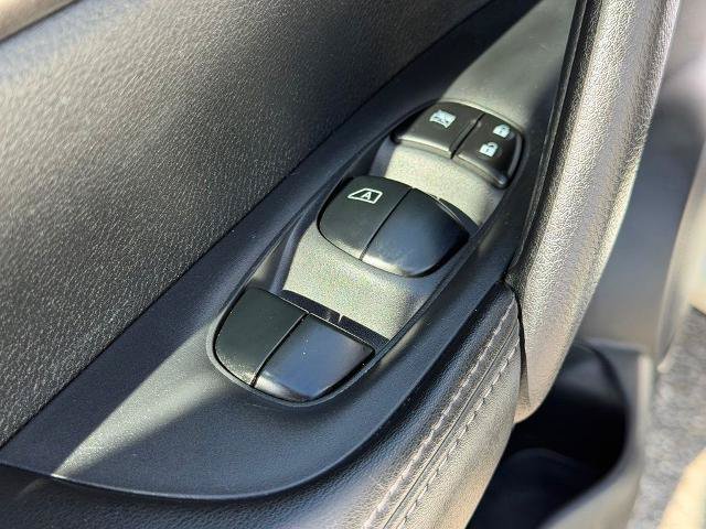 Used 2018 Nissan Rogue Sport S AWD/4WD image 11
