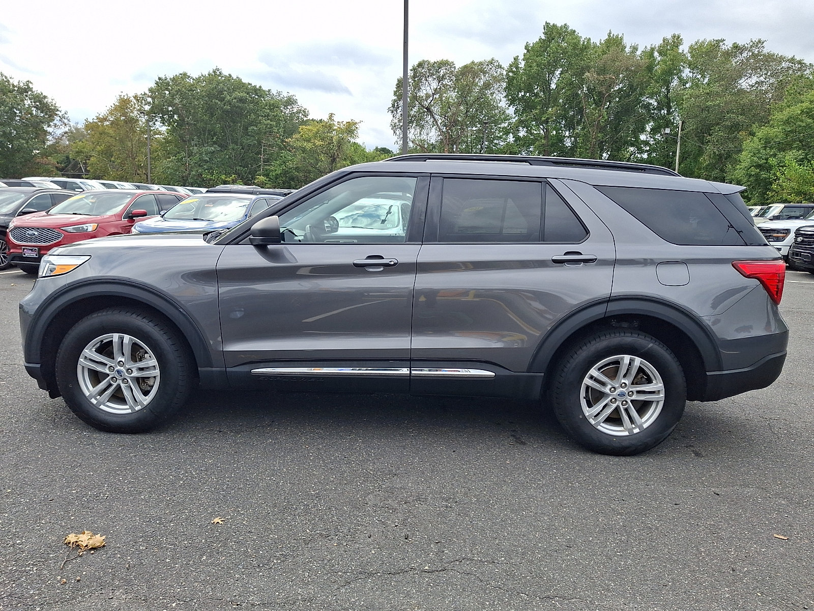 Certified 2023 Ford Explorer XLT w/ Equipment Group 202A AWD/4WD image 6