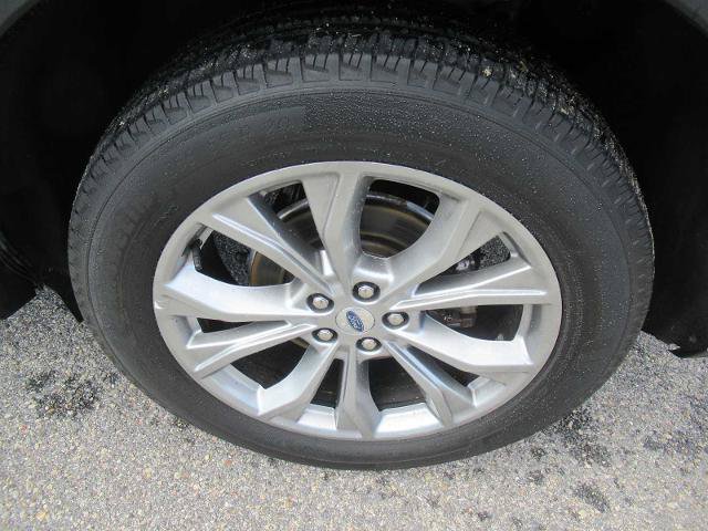 Certified 2023 Ford Explorer XLT w/ Equipment Group 202A AWD/4WD image 10