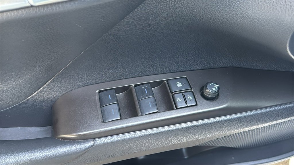 Used 2023 Toyota Camry LE image 19