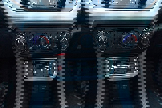 Used 2021 GMC Acadia SLT w/ Preferred Package image 20