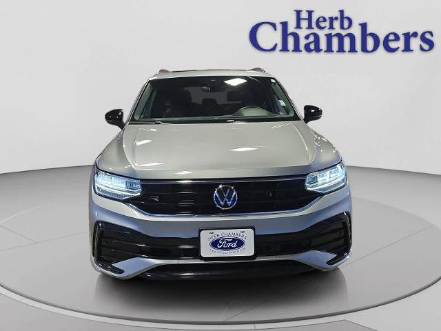 Used 2024 Volkswagen Tiguan SE R-Line AWD/4WD image 2