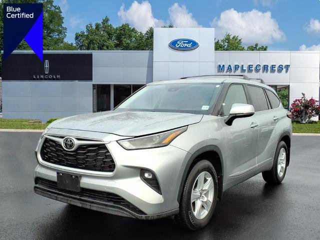 Used 2023 Toyota Highlander LE image 1