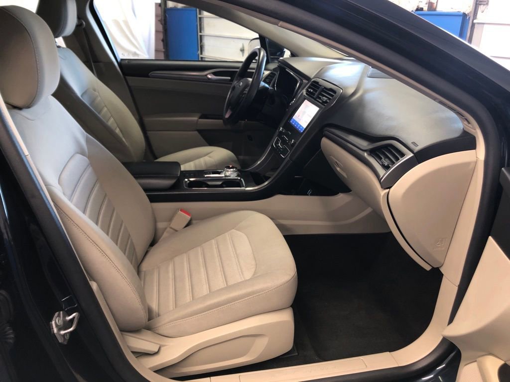 Certified 2020 Ford Fusion SE image 24