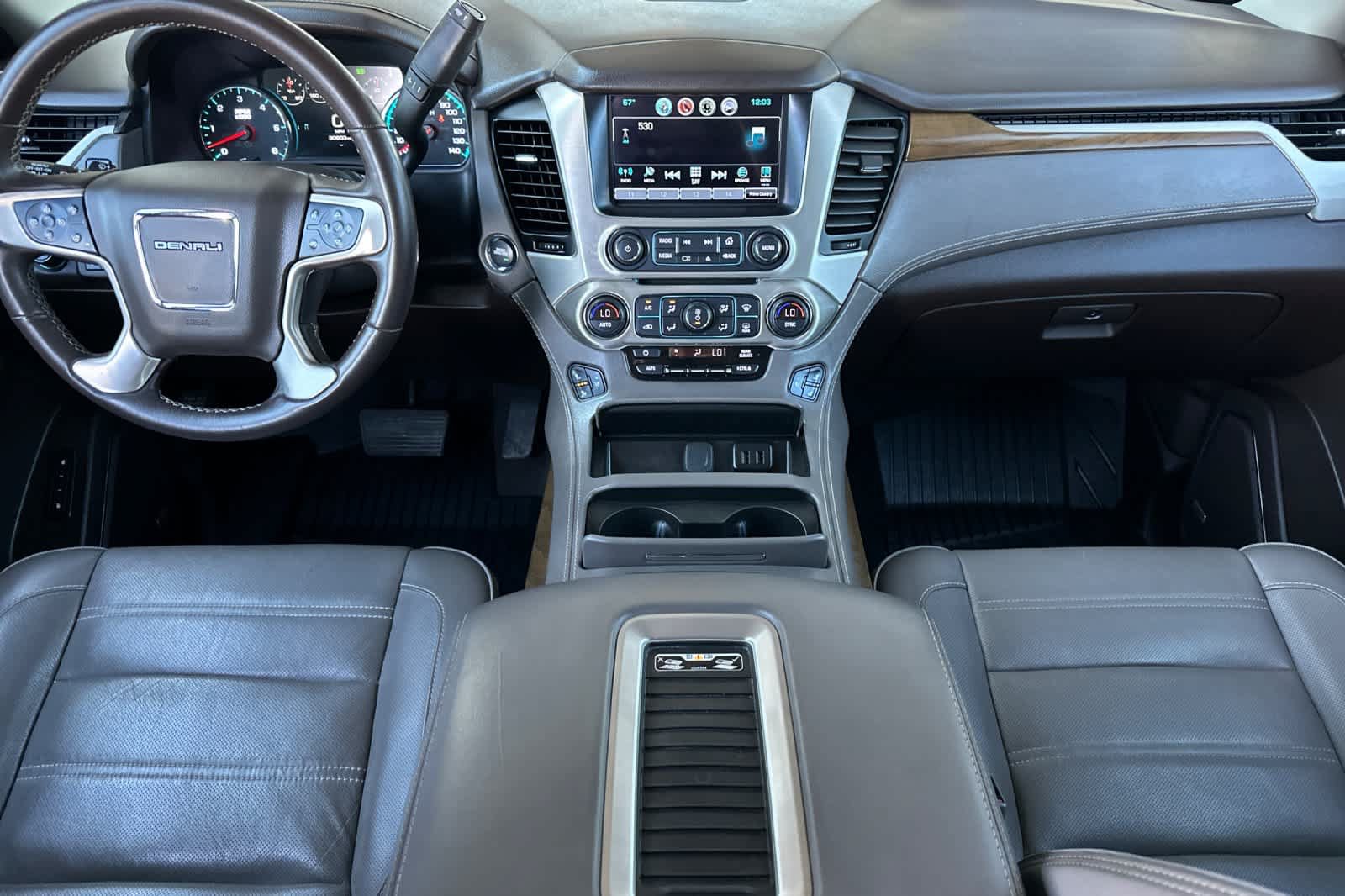 Used 2020 GMC Yukon Denali AWD/4WD image 3
