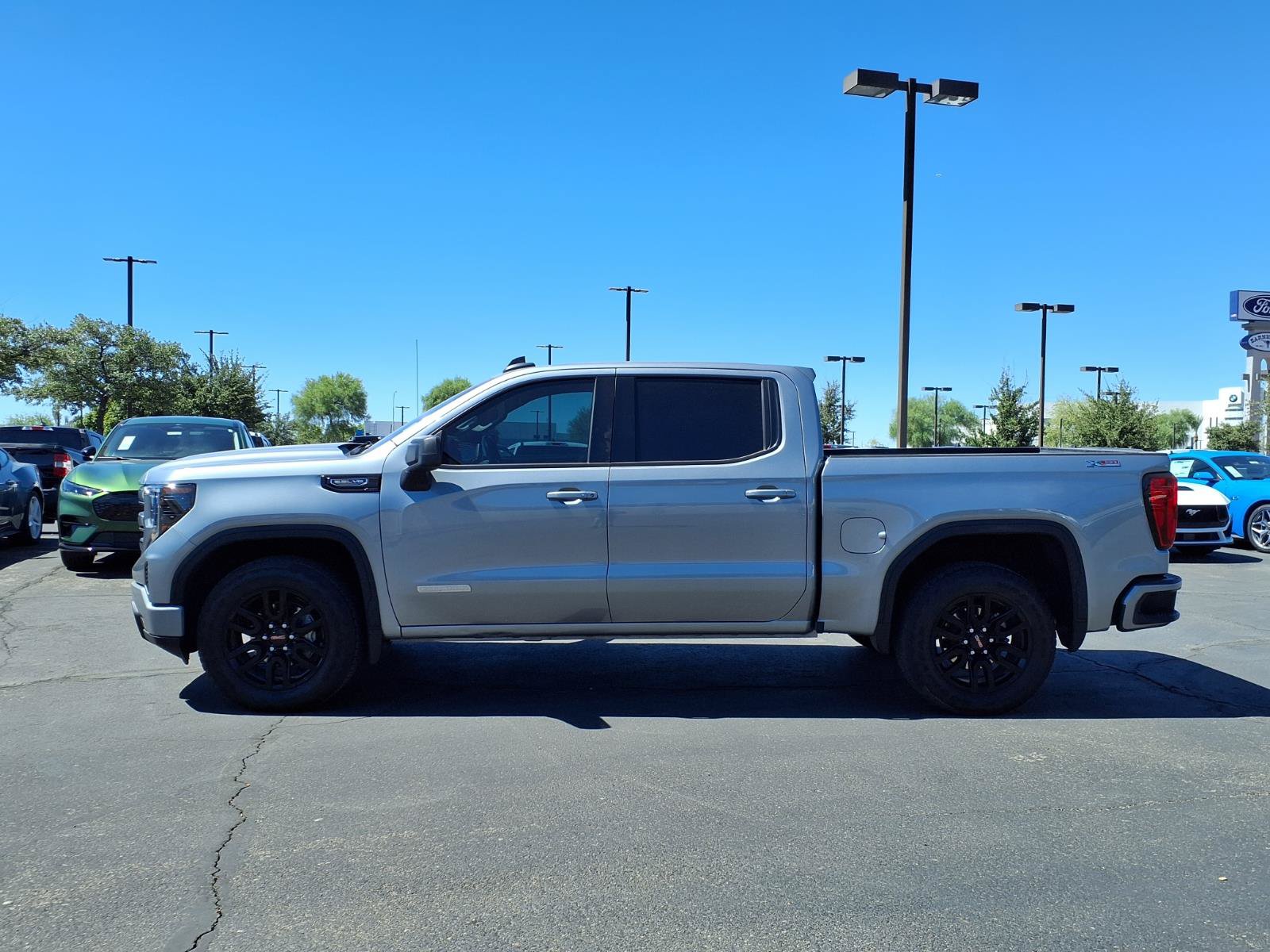 Used 2025 GMC Sierra 1500 Elevation AWD/4WD image 3