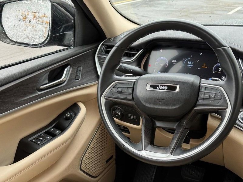 Used 2022 Jeep Grand Cherokee L Limited image 14