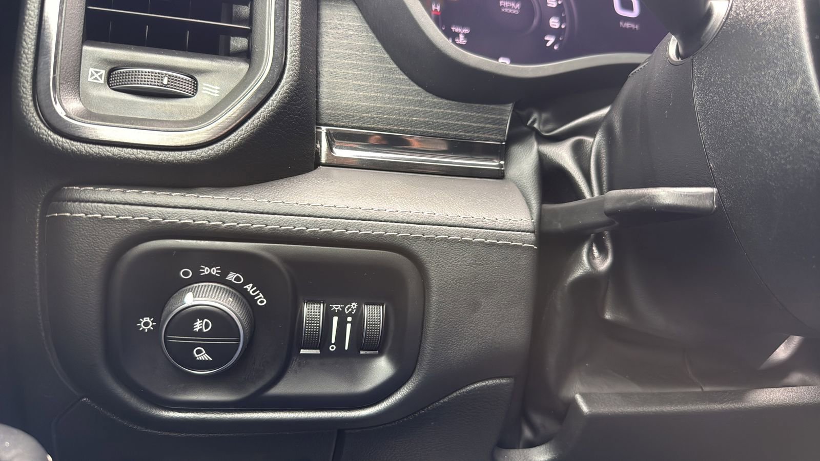 Used 2023 RAM 1500 Limited w/ Night Edition AWD/4WD image 17