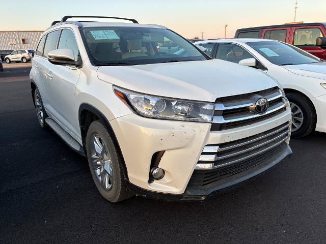 Used 2018 Toyota Highlander Limited FWD image 2