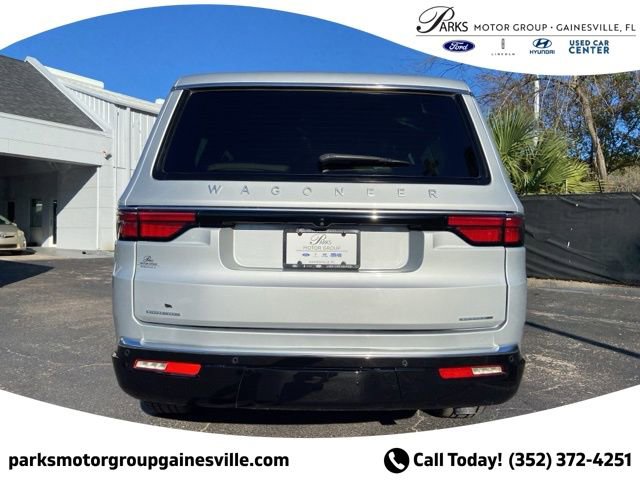 Used 2022 Jeep Wagoneer Series II AWD/4WD image 5