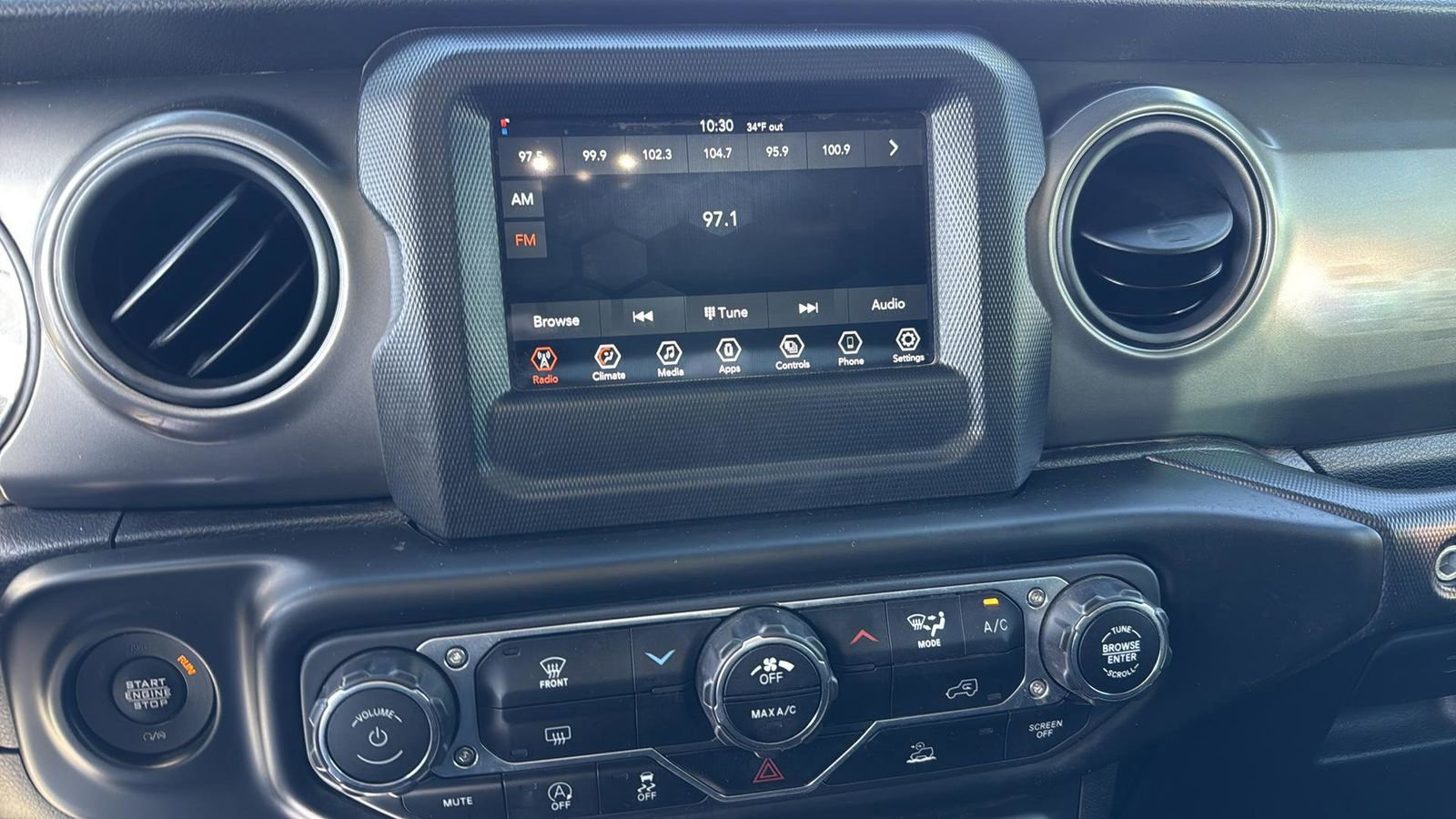 Used 2022 Jeep Wrangler Unlimited Sport AWD/4WD image 19