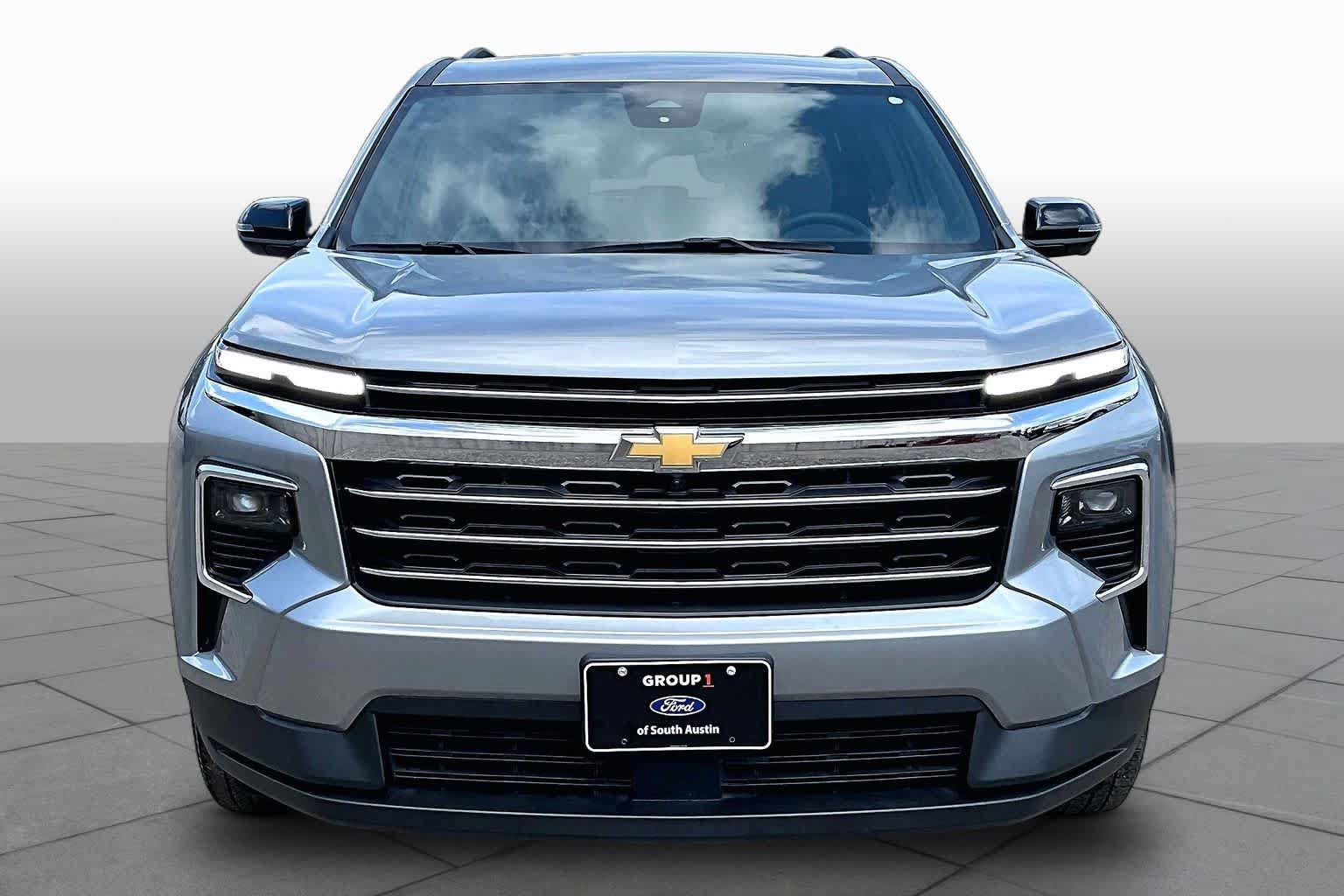 Used 2024 Chevrolet Traverse LT FWD image 4