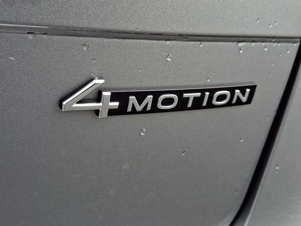 Used 2022 Volkswagen Tiguan SE AWD/4WD image 31