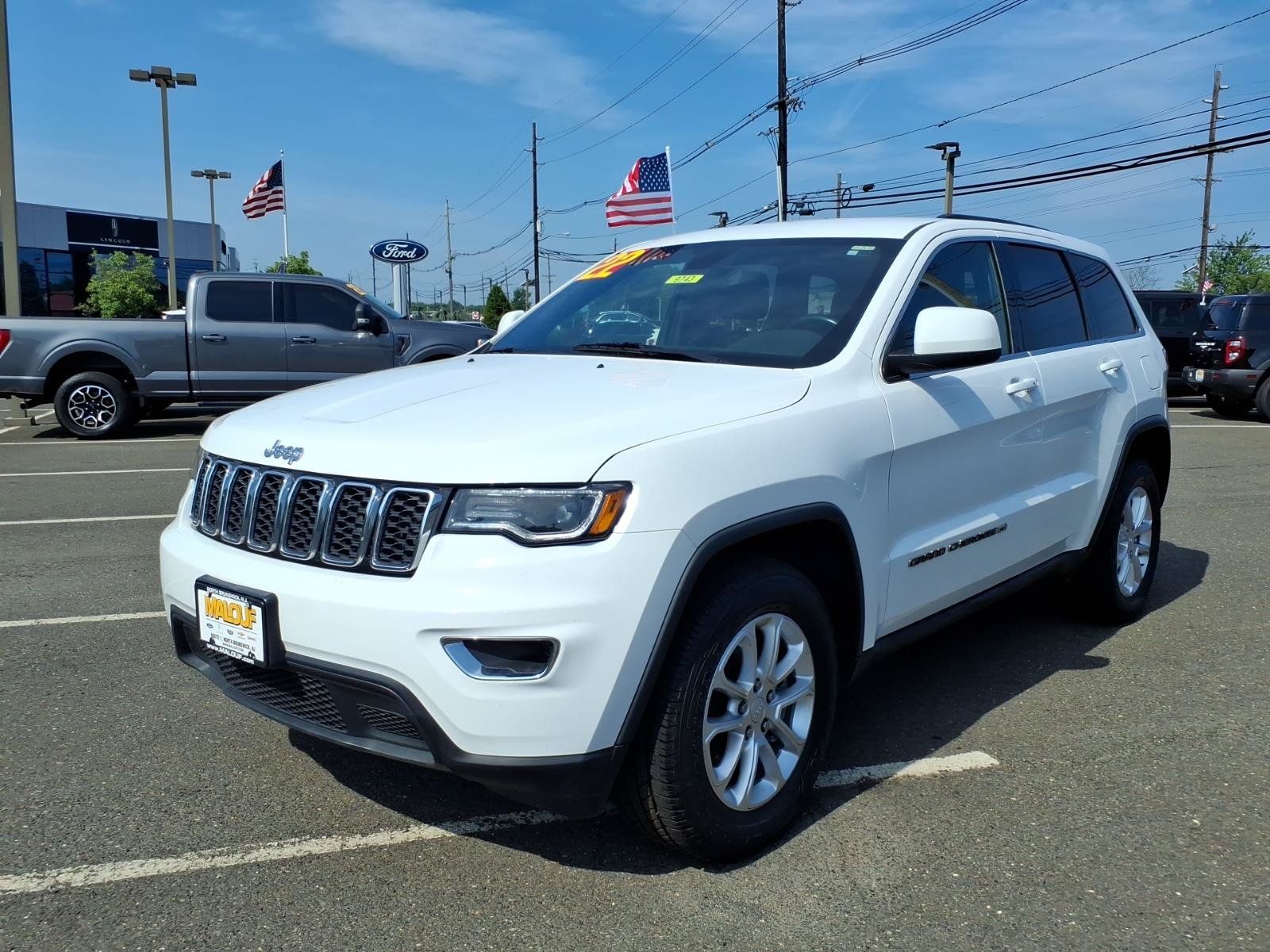 Used 2022 Jeep Grand Cherokee Laredo X AWD/4WD image 3