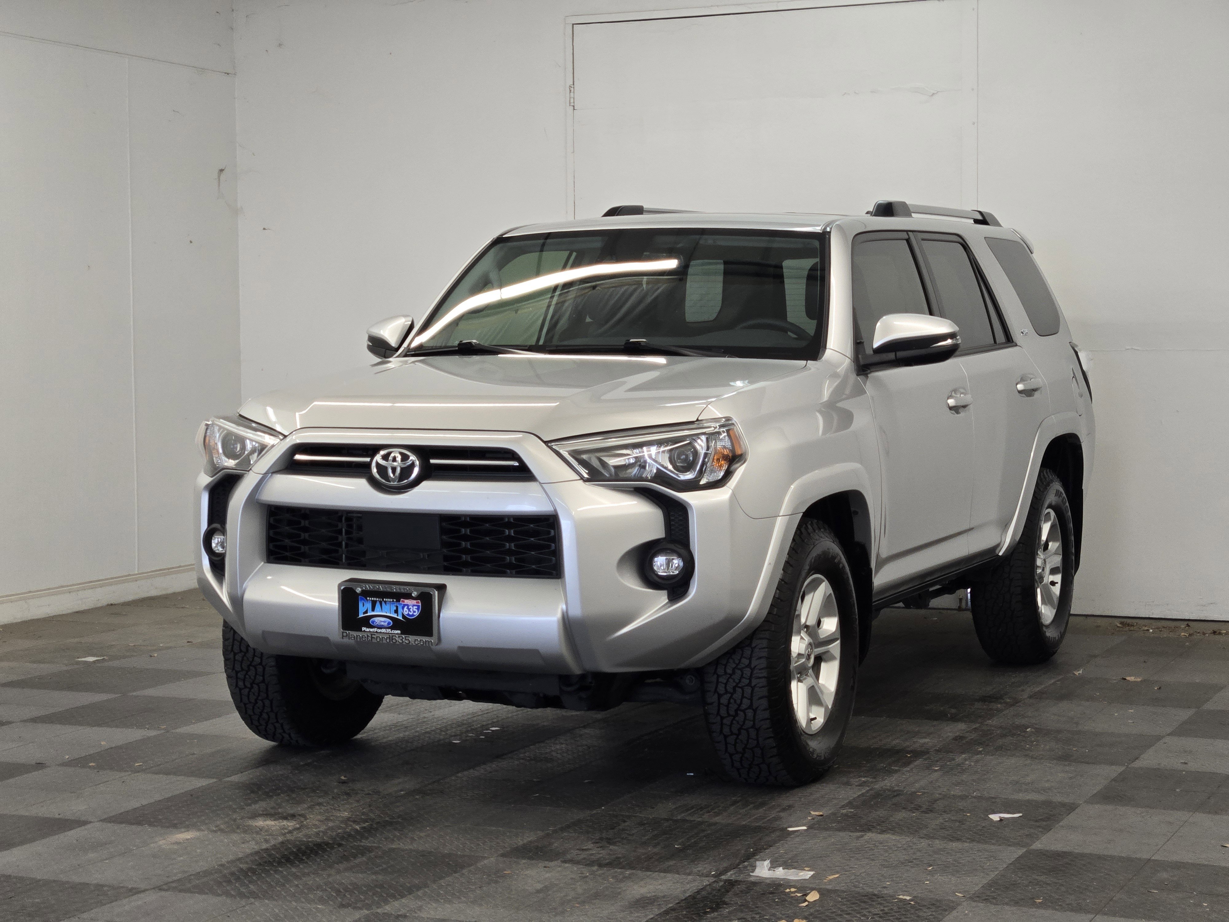 Used 2022 Toyota 4Runner SR5 Premium w/ Moonroof Package RWD image 4